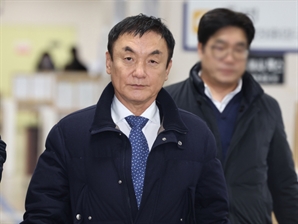 김건희 겨누나…'도이치 주가조작 의혹 핵심' 권오수, 특검 출석