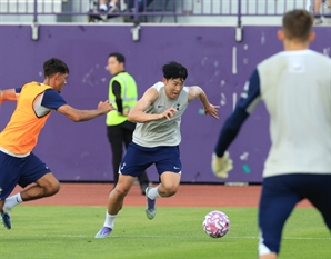 “토트넘 아이콘” “EPL 레전드” 박수칠 때 떠나는 손흥민