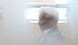 “광주FC, 도대체 왜 이러나”…'억' 연봉 고위직 이력서 없이 뽑더니 또 산으로