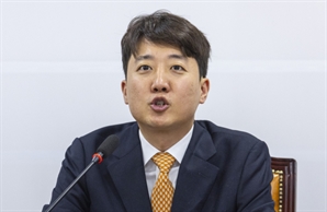 이준석 "코스피 5000 외치며 반시장 정책 내놓는 李…양두구육일 뿐"
