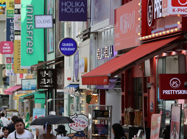 올영·무신사 갔다가 롯데마트…외국인 관광객 '여기'서 돈 쓴다