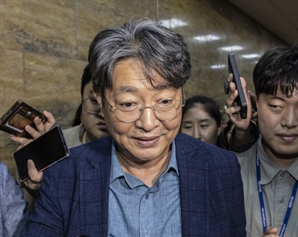 이춘석 “변명 여지 없이 제 잘못”…법사위원장도 사임