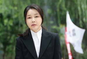 김건희 "아무것도 아닌 사람이 심려끼쳐 죄송"…헌정 첫 前영부인 공개소환