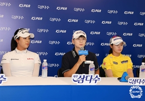 ‘성장통’ 겪는 후배 윤이나 위로한 ‘더 아픈’ 선배 박성현…“저도 가자마자 잘 하지는 못했다, 시간이 필요하다, 기다려 달라”