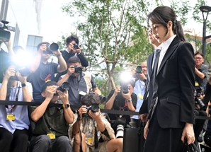구속 수사 주문한 與…국힘은 "특별히 보탤 말 없다"[김건희 특검 소환]