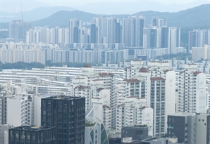 서울 아파트 경매 시장 '찬바람'…7월 낙찰율·낙찰가율 모두 하락 [집슐랭]