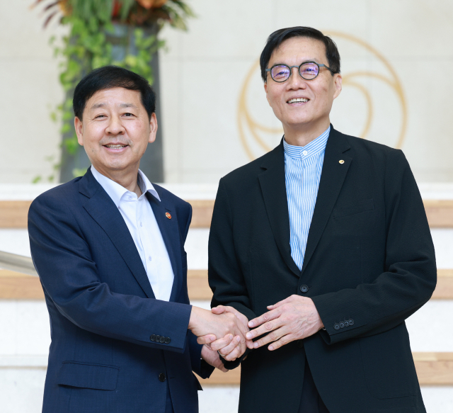 이창용 "부총리 협상 잘해서 8월 통방 부담 덜어"