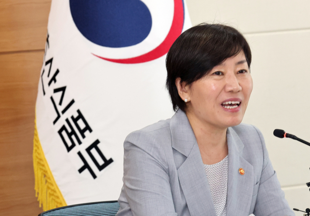 "정부 비축미 RPC에 ‘대여’ 첫 시행…내주 쌀값 대책"