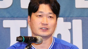 돌부처 오승환 "어머니 떠나보내 힘들었다"