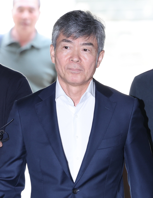 김건희 여사의 최측근으로 알려진 이종호 전 블랙펄인베스트 대표가 이달 5일 영장실질심사를 받기 위해 서울중앙지법에 출석하고 있다. 연합뉴
