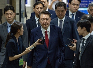 김건희특검 "尹 체포영장 재청구 없이 기소하는 방안도 검토"