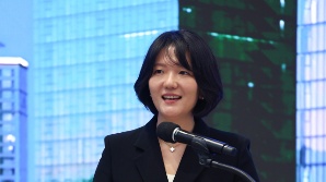 '최고 매출' 쓴 네이버…"AI시대 필수 플랫폼으로 진화"