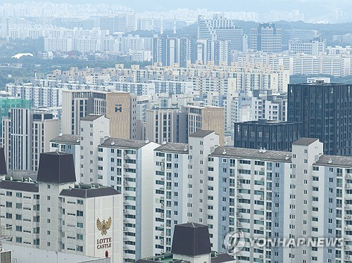 (서울=연합뉴스) 류영석 기자 = 3일 서울 시내 아파트 단지 모습. 2025.8.3 ondol@yna.co.kr