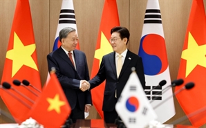 李대통령 "베트남과 경제협력 중요…교역규모 1500달러로 확대"