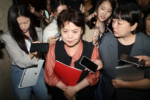 윤희숙 "국힘 혁신후보들 지지…혁신위원장 내려놓겠다"