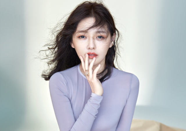 "서희원 환생한 줄"…中 여대생, 똑 닮은 외모에 팔로워 폭증, 결국