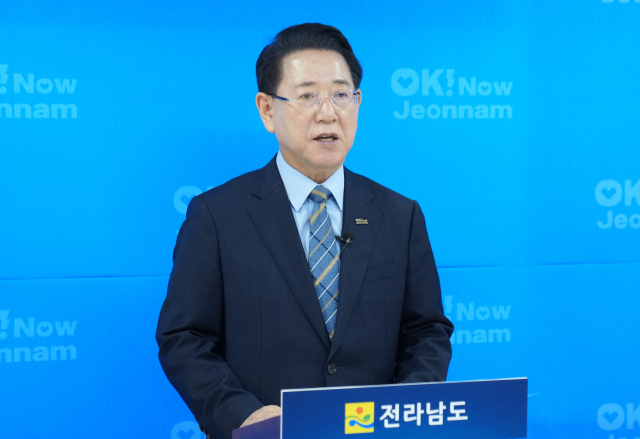 김영록 전남도지사가 13일 전남도 중앙협력본부 서울사무소에서 전남 핵심현안 국정과제 반영과 관련해 브리핑을 하고 있다. 사진 제공=전라남도