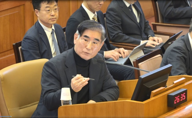 김용현 전 국방부 장관이 지난 1월 23일 서울 종로구 헌법재판소에서 열린 윤석열 대통령 탄핵심판 4차변론에 증인으로 출석해 발언하고 있다. 사진 제공=헌법재판소