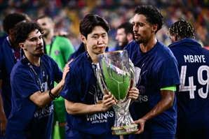 이강인 강력한 한 방…PSG, 토트넘 꺾고 슈퍼컵 정상