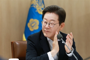 李대통령 국정운영 지지율 52.8%…최임 후 최저치