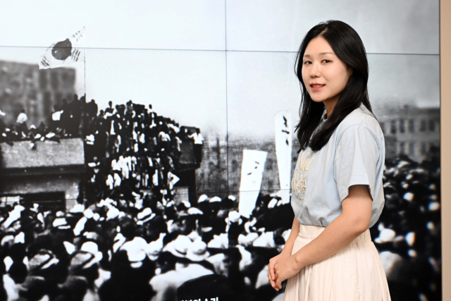전혜성 빙그레 광고기획팀 프로가 14일 서울 종로구 빙그레 본사에서 광복 80주년 기념 캠페인 ‘처음 듣는 광복’을 소개하고 있다. 조태형 기자