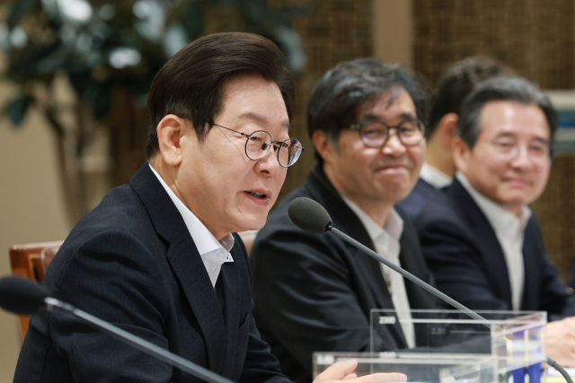 이재명 대통령이 13일 용산 대통령실 청사에서 열린 나라재정 절약 간담회에서 발언하고 있다. 연합뉴스