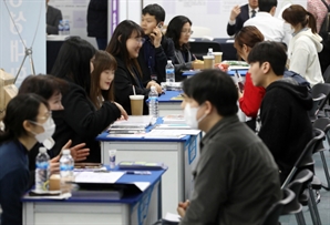 "편하게 '경력 같은' 신입만 뽑을래요"…설 자리 더 줄어드는 취준생들