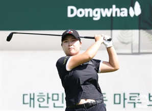 8언더 ‘불꽃타’…홍정민, 이틀 연속 선두 질주