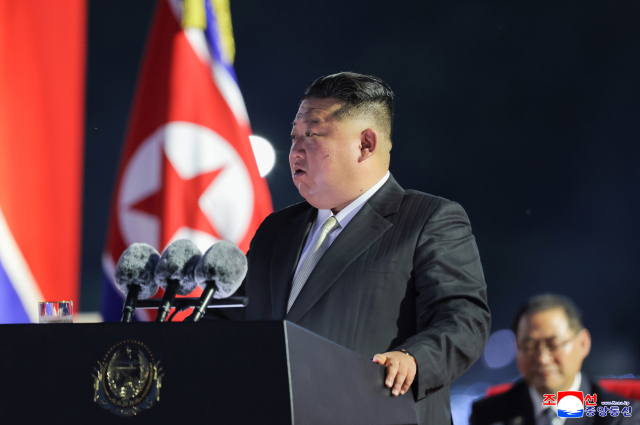 김정은 북한 국무위원장이 14일 평양 개선문광장에서 열린 조국해방(광복) 80주년 경축대회에 참석해 연설을 했다고 조선중앙통신이 15일 보도했다. 연합뉴스