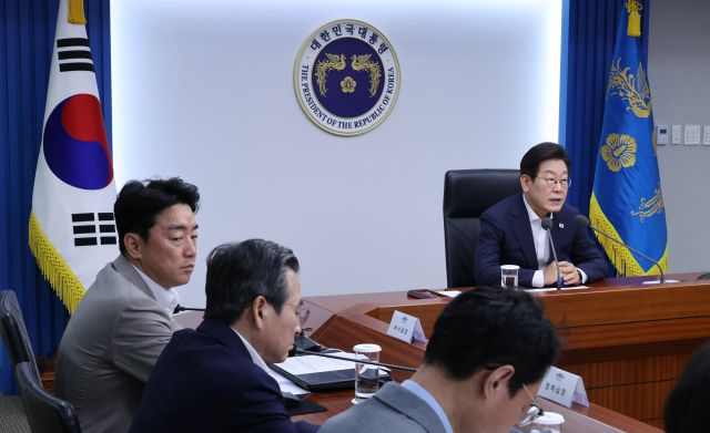 이재명 대통령이 14일 용산 대통령실에서 열린 수석보좌관회의에서 발언하고 있다. 연합뉴스