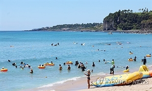 17일 전국 찜통더위 지속…서울 낮 최고 31도·중부는 비