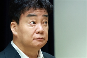 "아메리카노 500원이에유~"…벼랑 끝 백종원 더본코리아 통 크게 쐈는데 실적이