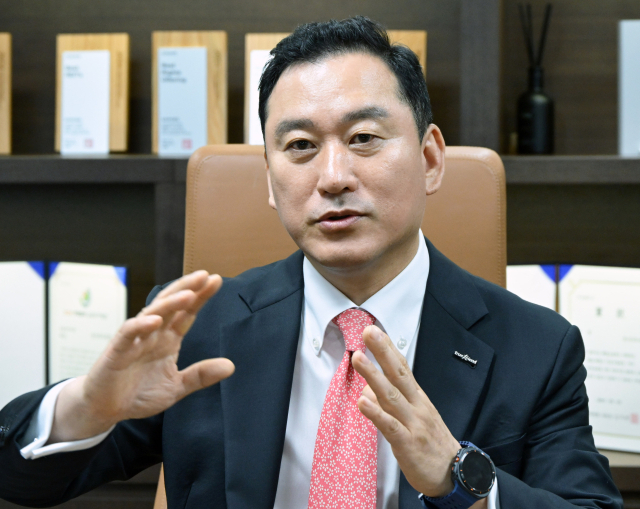 김성환 한국투자증권 대표가 14일 서울 영등포구 한국투자증권 사옥에서 본지와 인터뷰를 갖고 있다. 성형주 기자