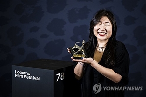 아르헨 교민 2세 세실리아 강, 로카르노 국제영화제 신인감독상