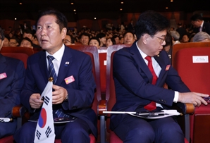 2주째 겸상 안 한다…출구없는 여야 급랭정국