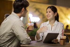 20대 결혼정보회사 가입 러시…연애도 결혼도 '효율' 찾는 MZ