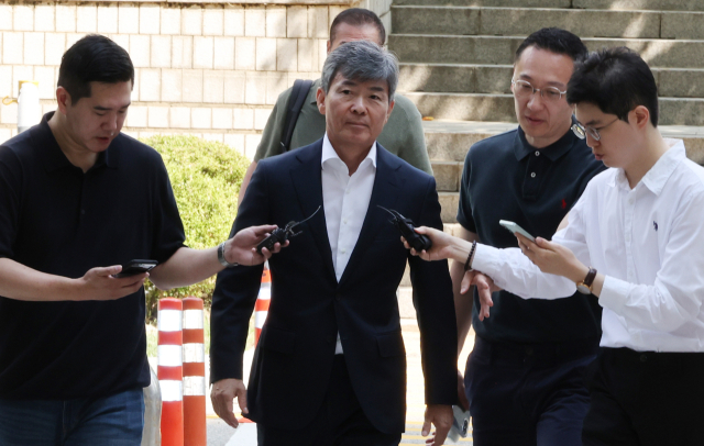 이종호 전 블랙펄인베스트 대표, 법원 출석 (서울=연합뉴스) 이진욱 기자 = 김건희 여사의 최측근으로 알려진 이종호 전 블랙펄인베스트 대표가 5일 영장실질심사를 받기 위해 서울중앙지법에 출석하고 있다. 연합뉴스