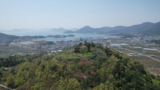 거제 수정산성 전경. 사진 제공=국가유산청