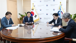 석화 구조조정 속도…"생산량 협의, 공동행위 인가 받은 것으로 간주"
