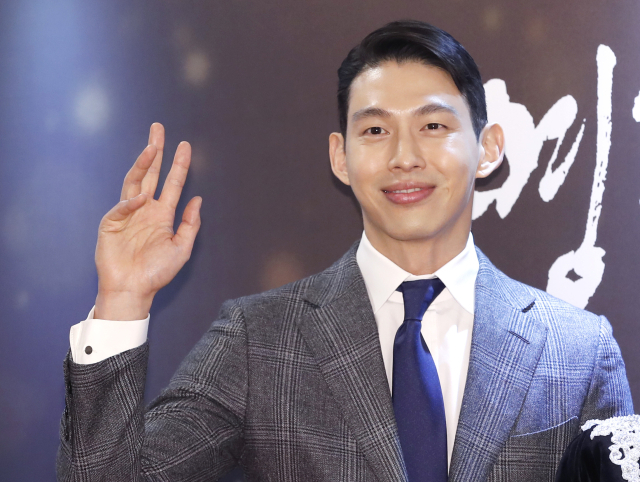 'UN 출신' 배우 최정원, 스토킹 혐의 입건…법원 '접근금지 명령'