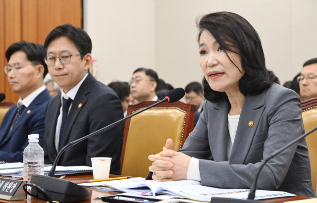 이진숙 방통위원장, 거듭되는 사퇴 압박에도 '꿋꿋'
