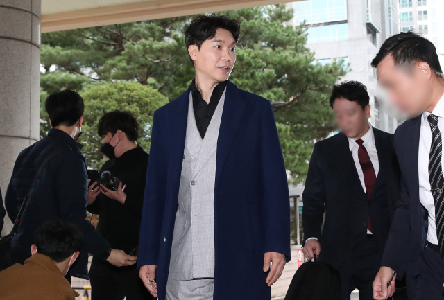 “죽고 싶을 만큼 참혹”…박수홍 친형 부부, 항소심 공판 ‘세 번째 연기’