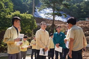 김인호 산림청장, 경남 산청군 산사태 피해지 현장점검