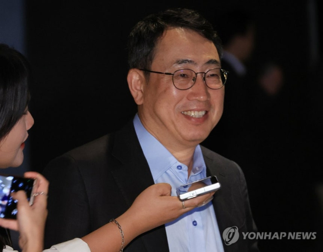 '링크드인 재개' 유영상 SKT 대표, "연말까지 5000억 매개변수 LLM 출시"