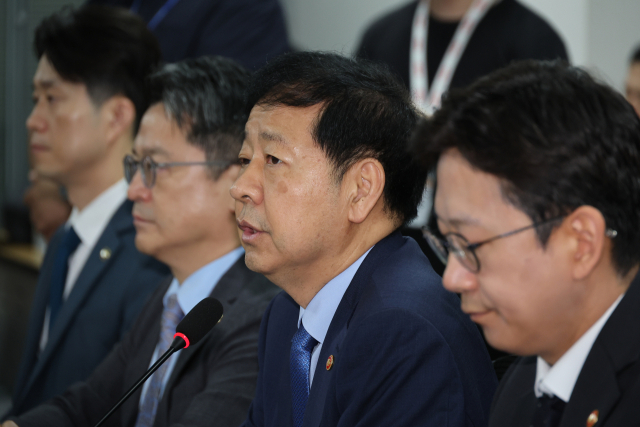 20일 서울 여의도 국회 의원회관에서 열린 새정부 경제성장전략 관련 당정 협의에서 구윤철 부총리 겸 기재부 장관이 발언하고 있다. 연합뉴스
