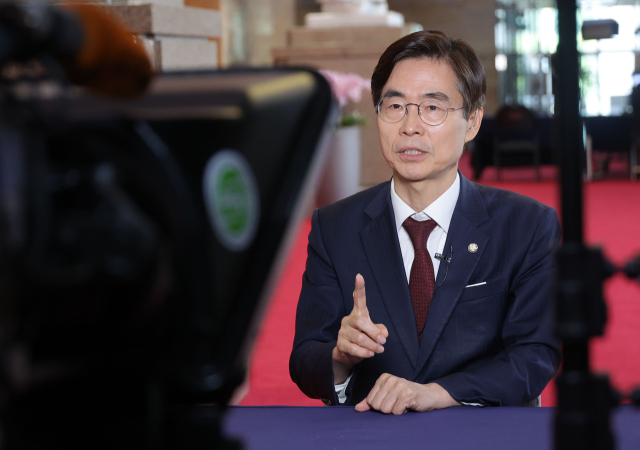 조경태 국민의힘 대표 후보가 20일 서울 여의도 국회에서 연합뉴스TV 방송에 출연해 질문에 답하고 있다. 연합뉴스