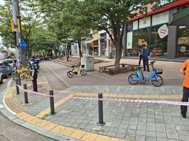 17일 수원시 영통구 보영로 소재 상가건물에 폭발물을 설치했다는 신고가 접수돼 경찰과 소방당국이 수색 중이다. 사진 제공=경기도소방재난본부