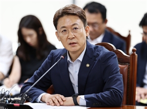 금융위 “살려주는데 보따리 내놓으라는 격” 직격