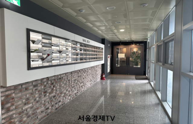 경기도 화성시에 위치한 에이치에스홀딩스 등록 주소지. 공유오피스에 이름을 올려놓은 상태로 영업활동 흔적을 발견할 수 없었다.[사진=서울경제TV]