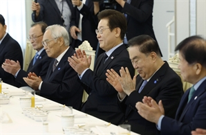 李대통령 "동결-축소-비핵화" 3단계 북핵 해법 첫 언급